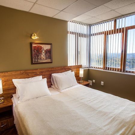 Panorama Top Floor Rooms In Hotel Tundzha Yambol Exterior photo