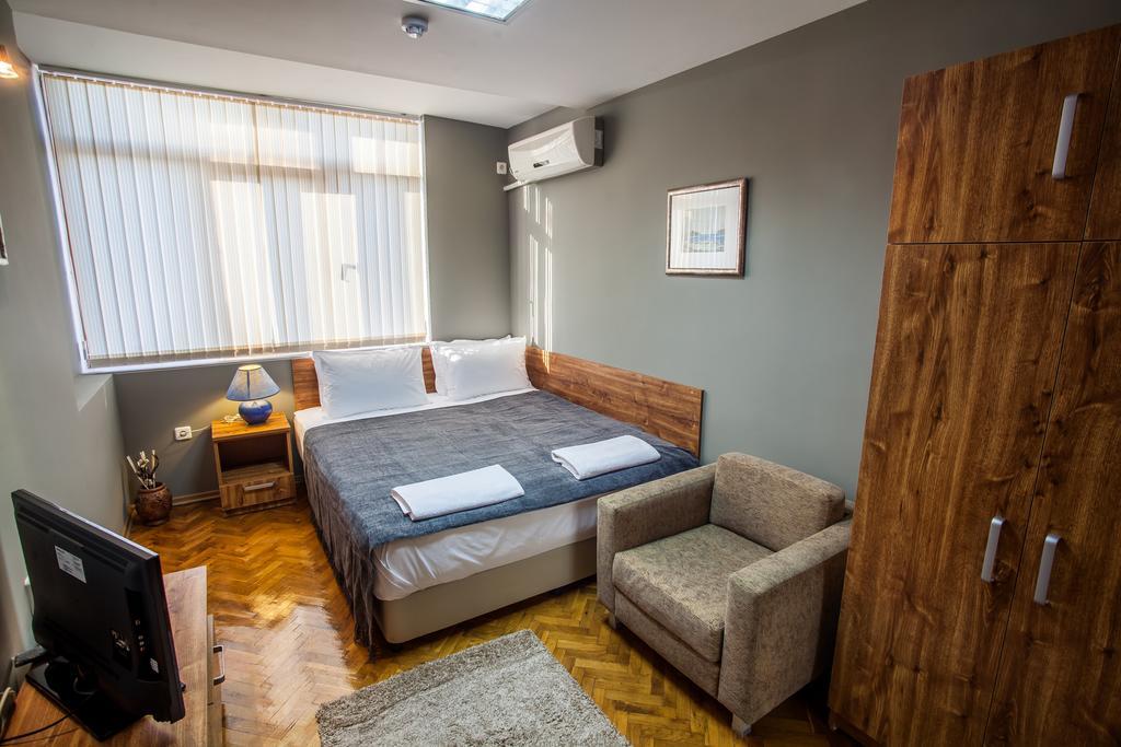 Panorama Top Floor Rooms In Hotel Tundzha Yambol Exterior photo
