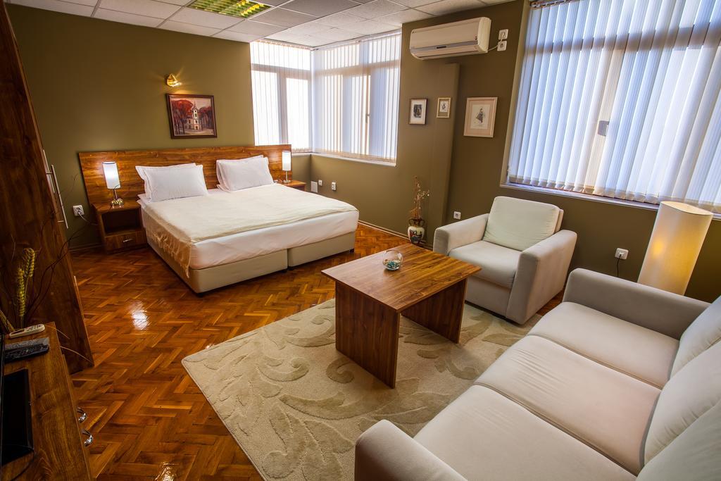 Panorama Top Floor Rooms In Hotel Tundzha Yambol Exterior photo
