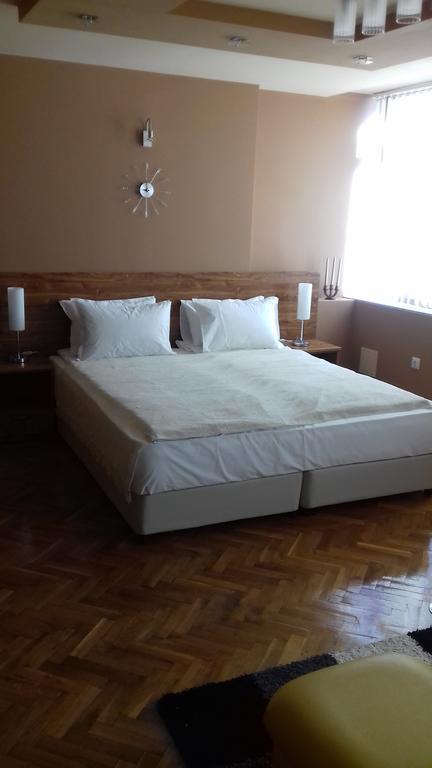 Panorama Top Floor Rooms In Hotel Tundzha Yambol Exterior photo